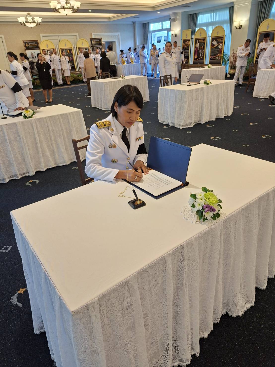 title - ส.ป.ก.เพชรบุรี ร่วมลงนามถวายพระพรชัยมงคลแด่พระบาทสมเด็จพระเจ้าอยู่หัว และสมเด็จพระนางเจ้าฯ พระบรมราชินี เนื่องในโอกาสวันขึ้นปีใหม่ พุทธศักราช 2569